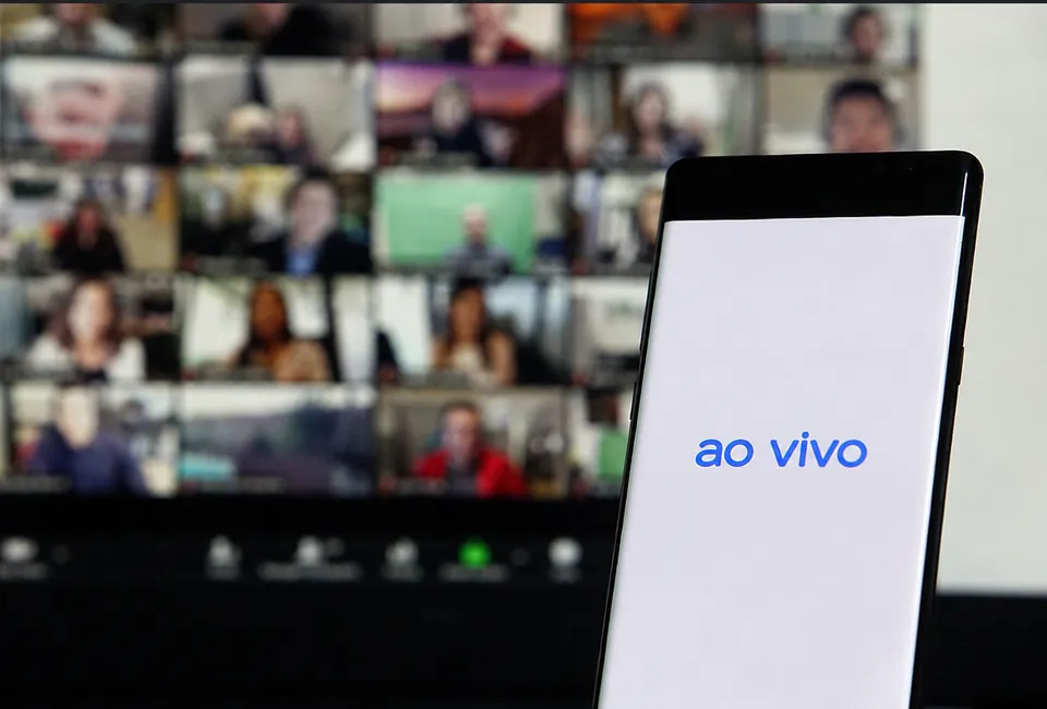 Reunião ao vivo da comunidade em vídeo chamada